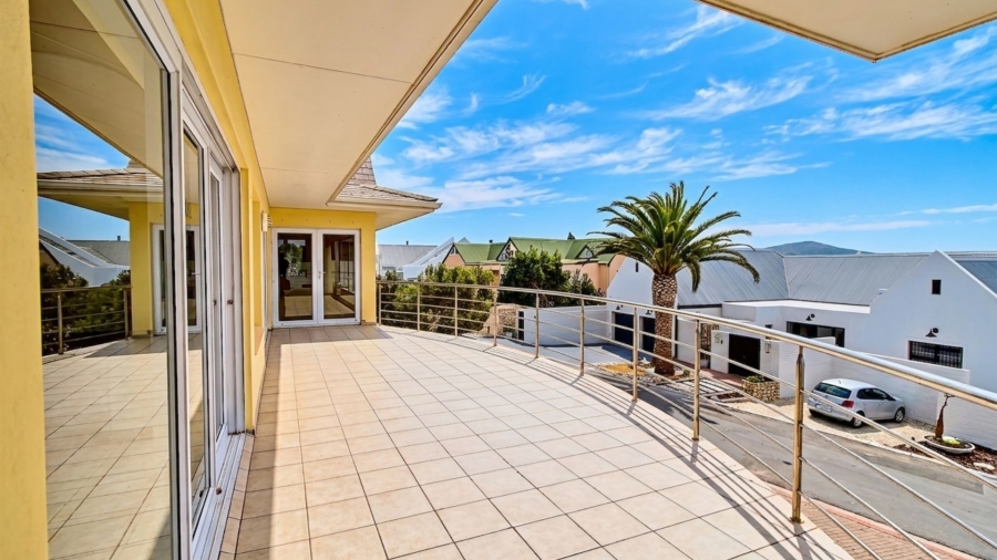 5 Bedroom Property for Sale in Myburgh Park Western Cape